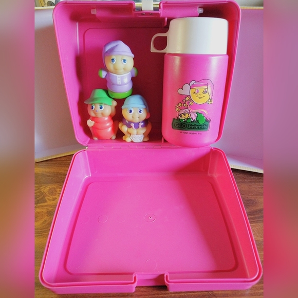 Vintage 1986 GLO Friends Glo Worm Thermos Lunch Box, Thermos & 3 Glo Figures - Picture 2 of 8